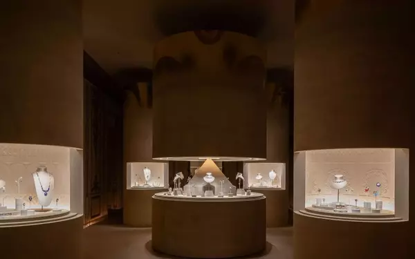 The Dazzling Future of High Jewelry: Trends and Triumphs