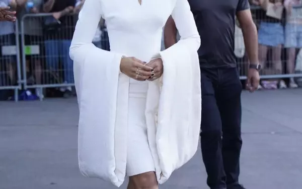 Zendaya's Vintage Givenchy Moment in Paris