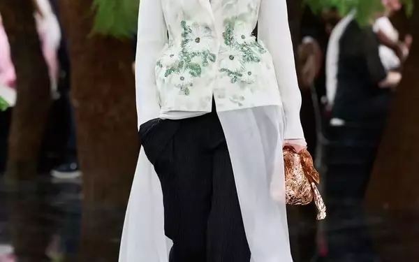 Couture Wedding Wardrobe: A Glimpse into Fall 2026 Bridal Trends from Paris Fashion Week