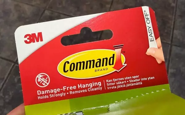 Mastering 3M Command Strips for Damage-Free Hanging