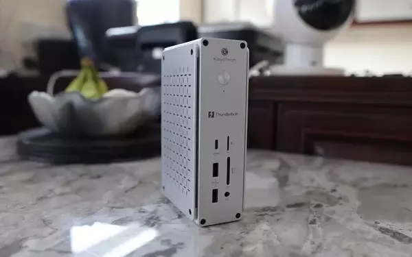 Keychron's 14-in-1 Thunderbolt 5 Docking Station: A Comprehensive Review