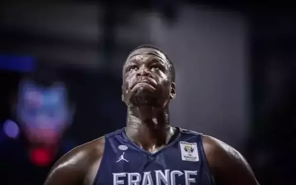 Fournier Reflects on Teammate's Unexpected Transfer to Rival Team