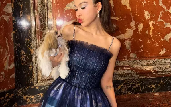 A Shih Tzu Takes the Couture Front Row by Storm