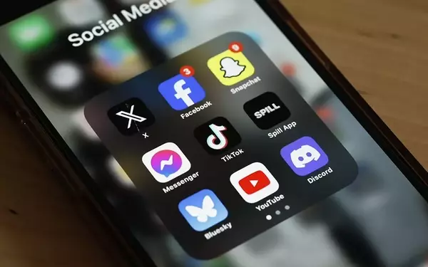 UK Government Considers Social Media Curfew for Older Teens, Following Ban for Under-16s