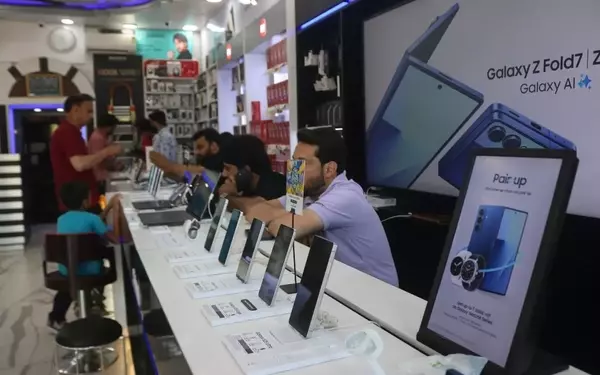 AI's Impact on India's Smartphone Market: A Deep Dive into Memory Crunch and Price Hikes
