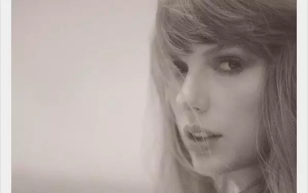The Ultimate Gift Guide for Taylor Swift Fans