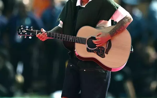 Justin Bieber's Halftime Performance and Custom Style at the FIFA World Cup Final