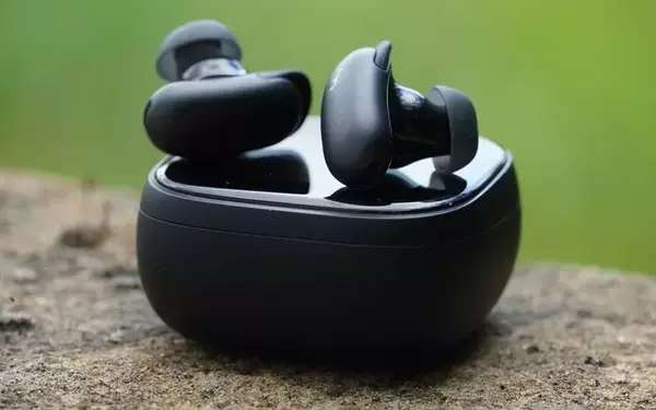 Soundcore Liberty 5 Pro Max Earbuds Review: Feature-Rich, Bass-Heavy Audio