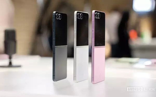 The Galaxy Z Flip 8's Unexpected Plastic Rear
