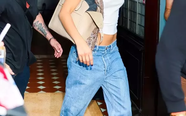 The Resurgence of Low-Rise Jeans: A Modern Style Guide