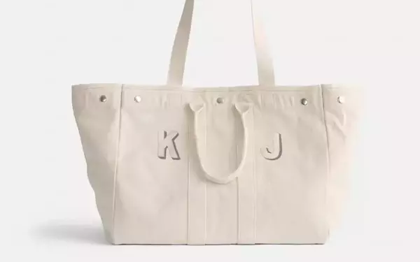 The Alex Mill Tote: A Fashion Essential for Everyday Life and Travel