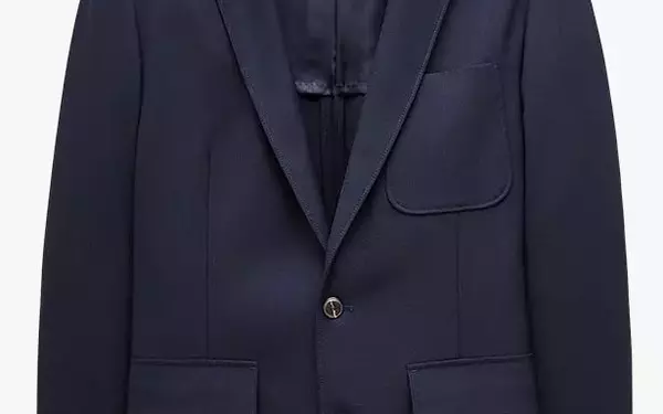 Mastering the Blazer and Jeans Ensemble: Timeless Style Combinations