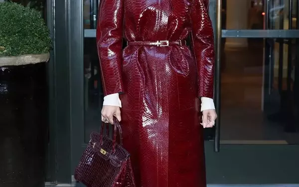 Jennifer Lopez's Iconic Fashion Evolution: A Retrospective
