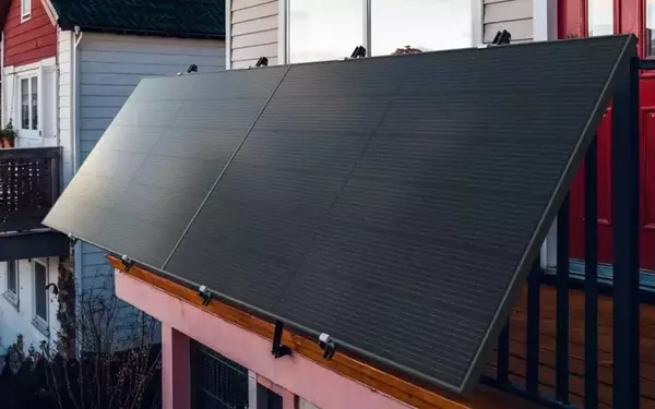 Plug-in Solar Panels: UK Legalization and Accessibility Details Revealed