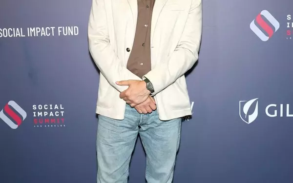 John Mayer's Summer Blazer Style Echoes Eric Clapton