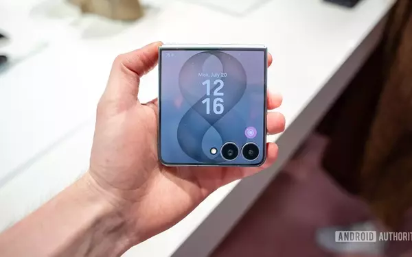 The Galaxy Z Flip 8's Snapdragon Chip: A Risky Upgrade