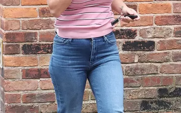 Coleen Rooney's Chic Errands: A Blend of High Fashion and Everyday Life