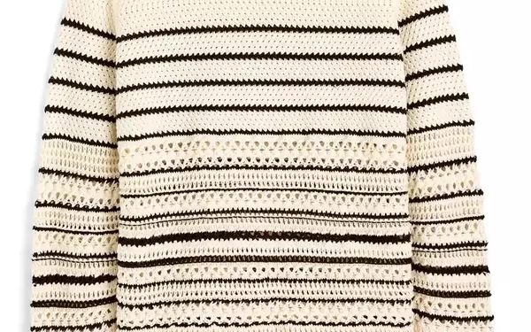 Summer Sweater Styles: From Beach Cover-Ups to Evening Comfort