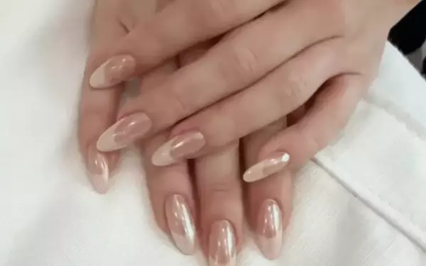 Vanilla Latte Glaze Nails: The Latest Trend