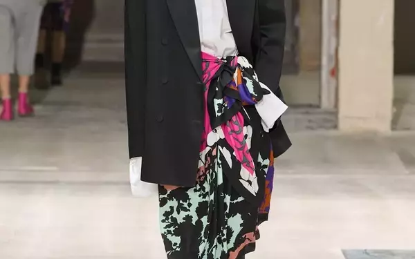 Sarong Skirts: From Beachwear to Everyday Chic