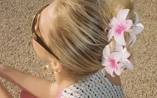 Embrace Tropical Vibes with Stylish Hair Claw Clips