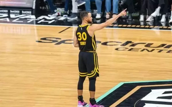 Golden State Warriors Consider Durant-Curry Reunion Amid Roster Shifts