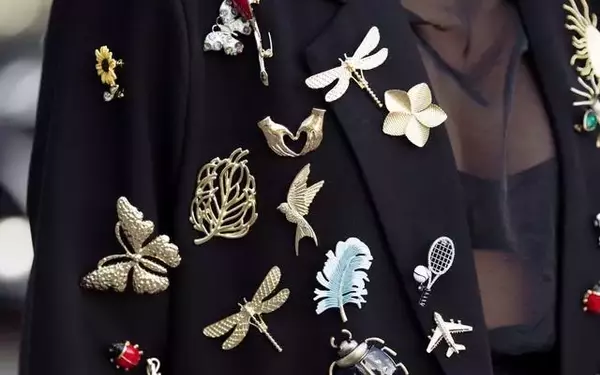 The Resurgence of Brooches: A Timeless Fashion Statement