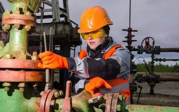 Investing in High-Yield North American Midstream Energy: A Secure Path Amidst Global Volatility