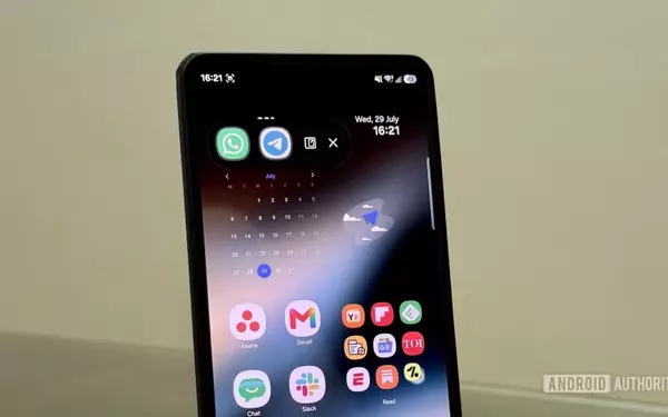 Samsung's Pop-Up View: A Superior Multitasking Solution