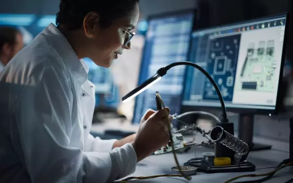 Lam Research's Remarkable Decade: A $10,000 Investment Transforms into $320,000