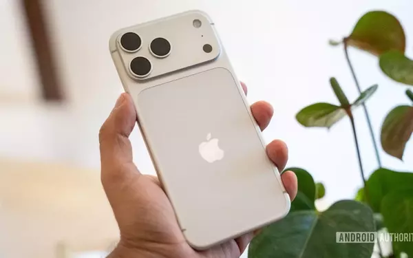 iPhone Survives 3,600-Foot Fall from Plane, Lands Undamaged