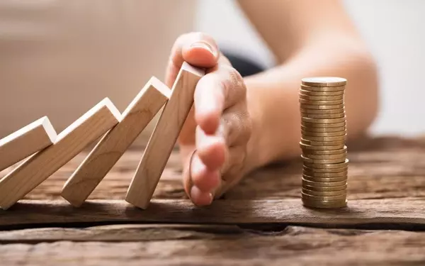 Analyzing Tech Giants' Financial Resilience for AI Investments
