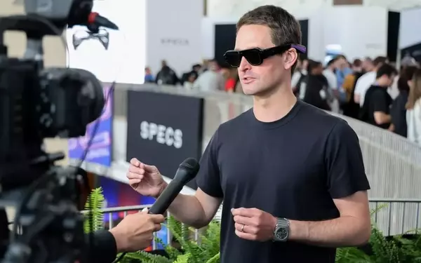 Snap CEO Avoids Pre-order Questions for Specs Smart Glasses