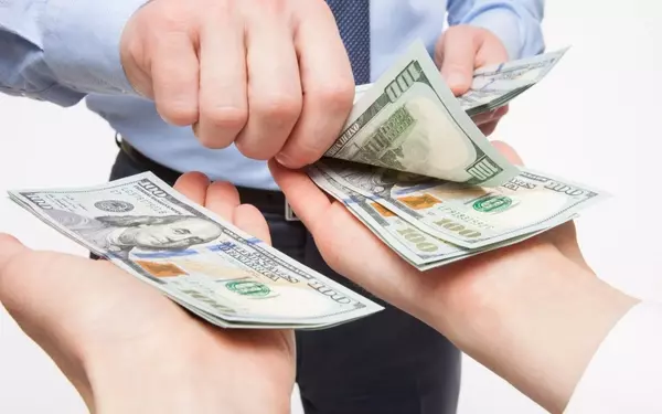 Charles Schwab's Stellar July: A Deep Dive into Stock Performance and Analyst Confidence