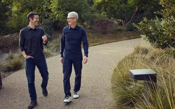 Apple's Record Quarter Under Cook Overshadowed by Future Concerns