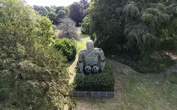 Giant Robot Sculpture in Robbie Williams' Former Garden Spooks Locals