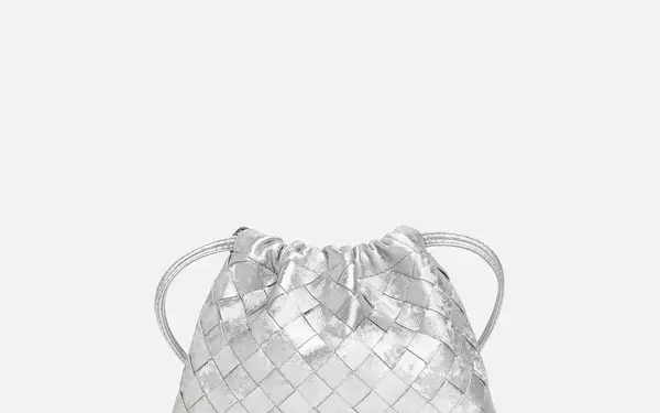 The Rise of Metallic Handbags: From Evening Glamour to Everyday Chic