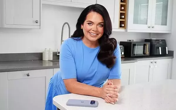 Scarlett Moffatt Praises Partner Scott Dobinson's Transition to Stay-at-Home Father and Discusses Family Life