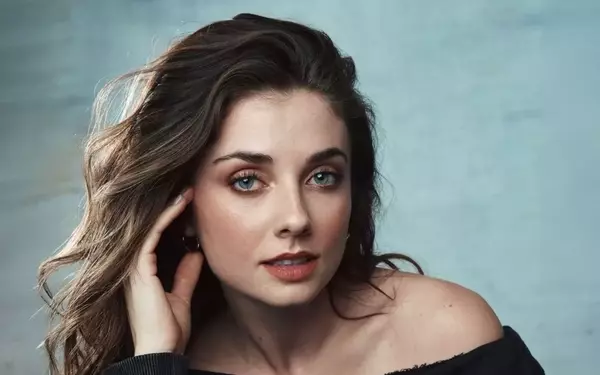 Giorgia Whigham Joins Kevin Bacon in Amazon MGM Horror Thriller 'Summoner'
