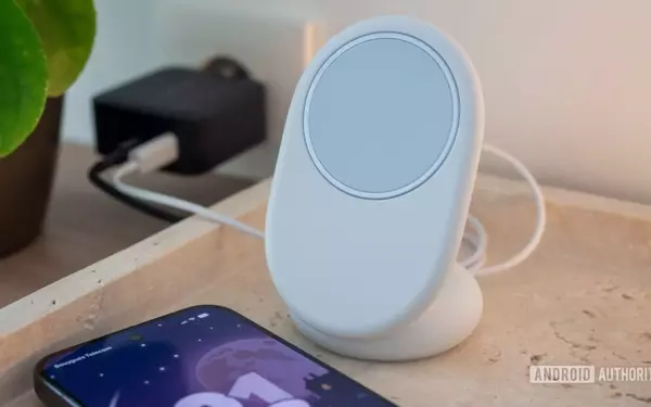 Google Pixelsnap Charger Hits All-Time Low Price Ahead of Pixel 11 Debut