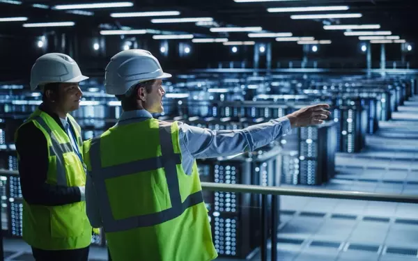 Realty Income Capitalizes on AI Data Center Boom for Sustainable Dividend Growth
