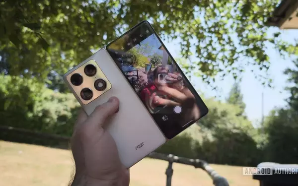 The Motorola Razr Fold's Overlooked Accessory Problem: A User's Frustration