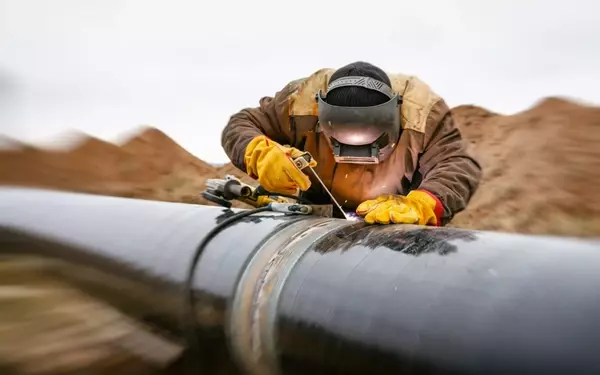 Despite Profit Dip, Enbridge's Future Outlook Shines with Strategic Investments and Robust Dividend