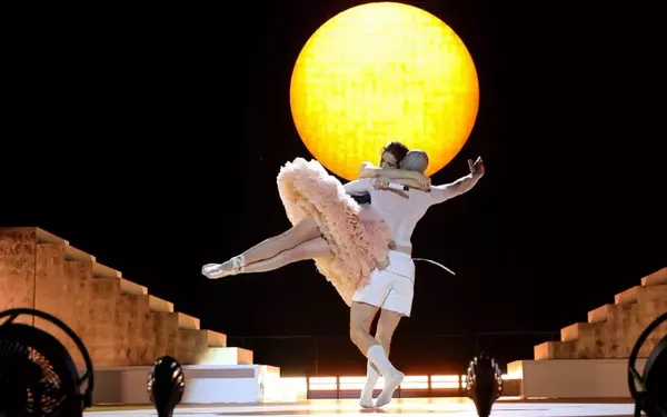 The Resurgence of Ballet: Fashion's New Cultural Muse