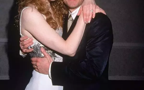 Nicole Kidman Reflects on Early Marriage to Tom Cruise and Career Warnings