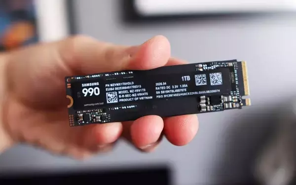 Samsung 990 SSD: A PCIe 4.0 Drive's Performance and Value Assessment