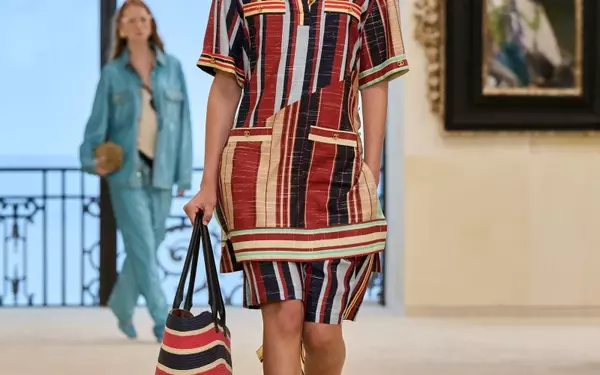 Dua Lipa's Grand Chanel Tote: The Ultimate Travel Companion