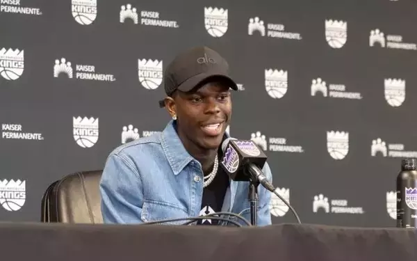 Cavaliers Trade Dennis Schroder to Hornets for Tre Mann