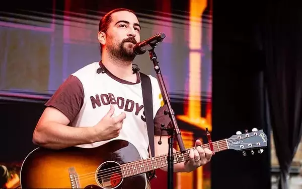 Chappell Roan's Surprise Performance with Noah Kahan at Rose Bowl After Security Controversy