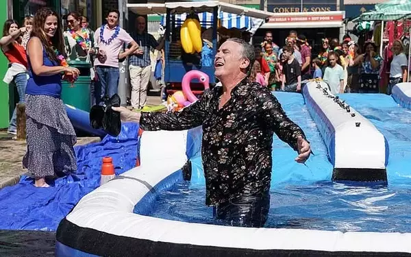 Shane Richie Returns to EastEnders Set Following Drink-Driving Charge and Marital Troubles